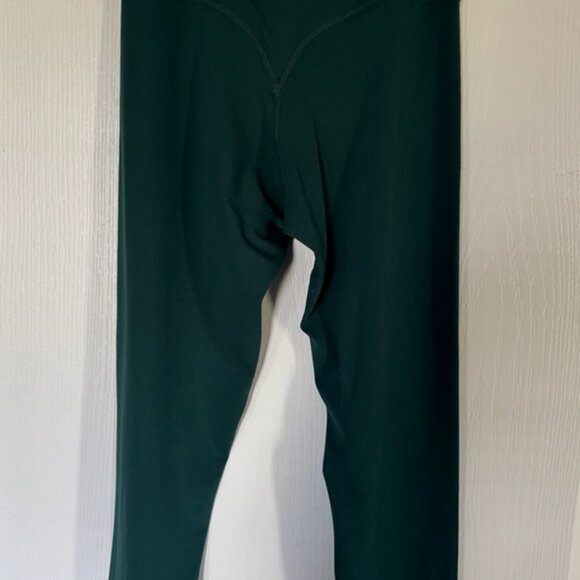 Vitality Cloud II Set – Forest (Size Small, Leggings + Bra) - Picture 4 of 7